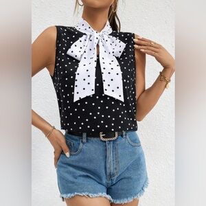 🖤🤍 SHEIN black and white polka dot blouse.  NWOT. Size large. 🖤🤍